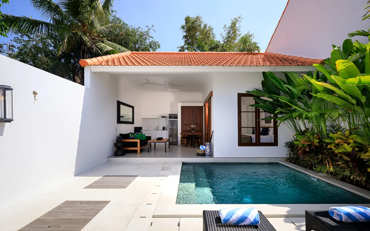 WALKING DISTANCE TO THE BEACH 1 BEDROOM VILLA FOR SALE LEASEHOLD IN SEMINYAK BE-2144 